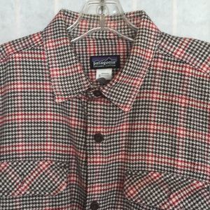 Patagonia Flannel Black Red Size Large